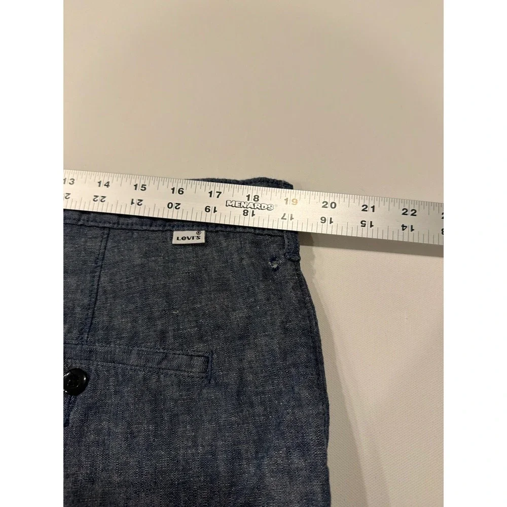 Levis Mens Blue Cotton Linen Blend Chambray Shorts Size 36 Flat Front Casual